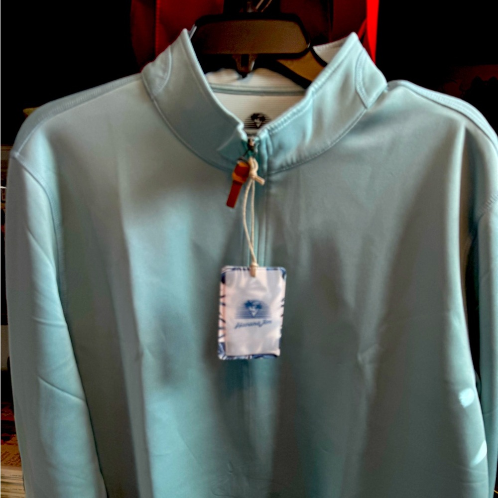 Mens long sleeve zip pullover. Size large.  NWT